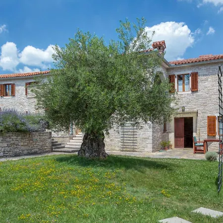 Holiday Home Villa Frapi - Pzn324 Dom wakacyjny Pazin