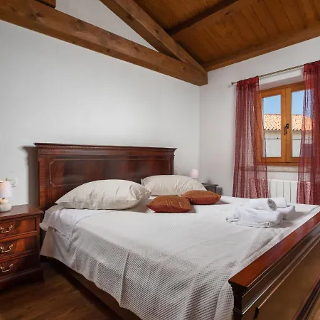 Dom wakacyjny Holiday Home Villa Frapi - Pzn324 Pazin